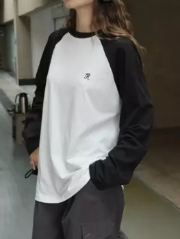 Женская свободная футболка с длинным рукавом и круглым вырезом