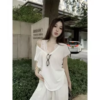 Женская тонкая белая футболка с V-образным вырезом и коротким рукавом