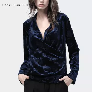 Женская велюровая блузка с V-образным вырезом и поясом