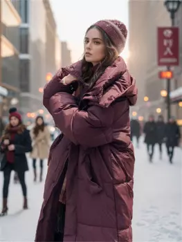 Женская зимняя длинная куртка-бомбер с капюшоном и большими карманами