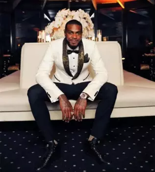 Женские белые свадебные смокинги, облегающие костюмы с золотым рисунком для мужчин, дешевый костюм для жениха с одной кнопкой (брюки + костюм + галстук-бабочка)