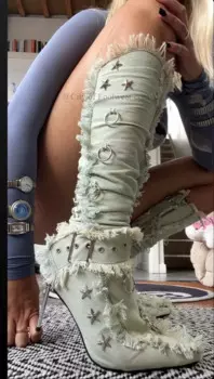 Женские ковбойские сапоги на металлическом каблуке, розовые, черные джинсовые сапоги до колена с острым носком и украшением в виде звезд, роскошная дизайнерская обувь, 2020