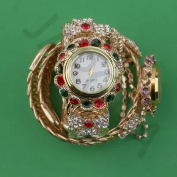 Женские кварцевые наручные часы с кожаным ремешком