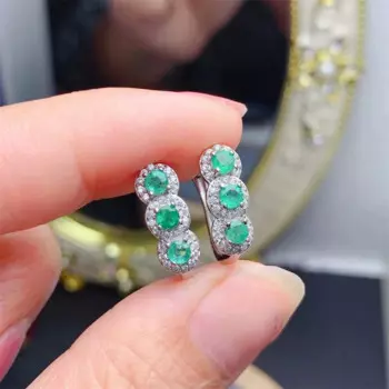 Женские серьги-кольца из серебра пробы с натуральным изумрудом