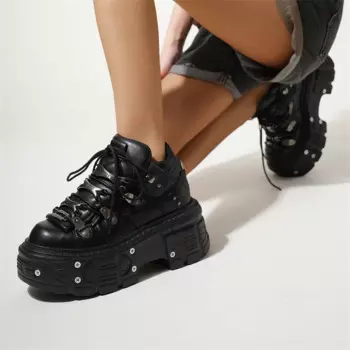 Женские туфли в стиле панк на толстой подошве, женские кроссовки на платформе со шнуровкой и металлическими украшениями, женские готические ботильоны в стиле рок