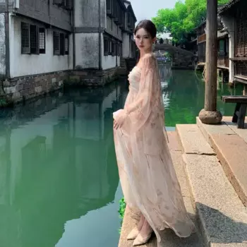 женский элегантный костюм феи