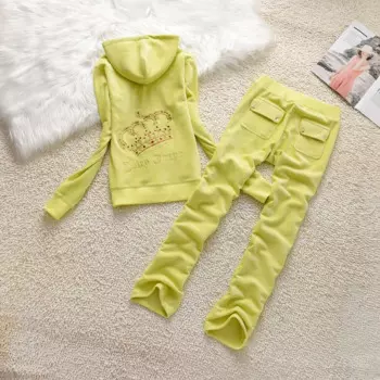 Женский бархатный костюм с капюшоном и брюками из ткани