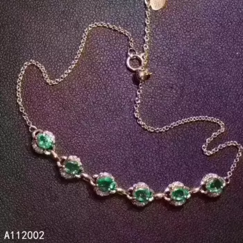 Женский браслет с натуральным изумрудом, из серебра 925 пробы