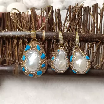 Женский комплект из колье и серёг, с натуральным жемчугом