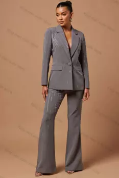 Женский костюм из блейзера и брюк-клеш, серого цвета