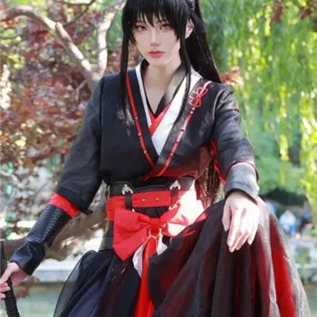 Женский костюм из двух частей