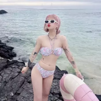 Женский купальник из двух предметов, треугольное бикини с V-образным вырезом и высокой талией, однотонное женское бикини в Корейском стиле, весенний купальный костюм, 2022