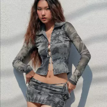 Женский осенний кардиган с длинным рукавом и короткой юбкой