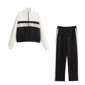 Женский спортивный костюм с воротником-стойкой и широкими брюками