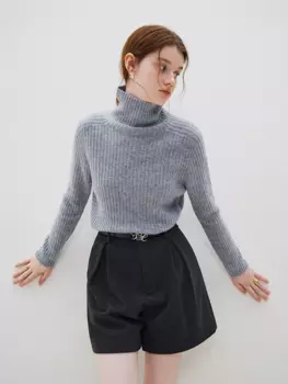 Женский трикотажный пуловер из мягкой шерсти с высоким воротником