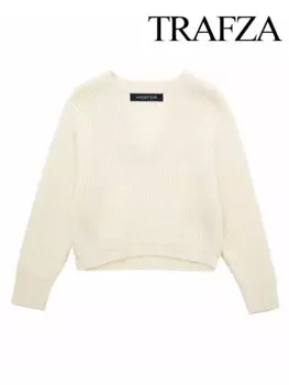 Женский трикотажный пуловер с бахромой и V-образным вырезом