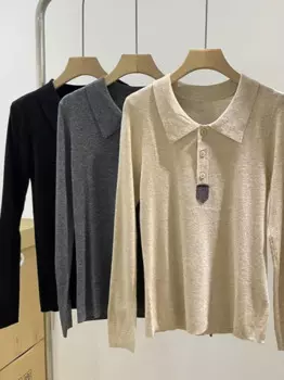 Женский трикотажный пуловер с длинным рукавом и отложным воротником