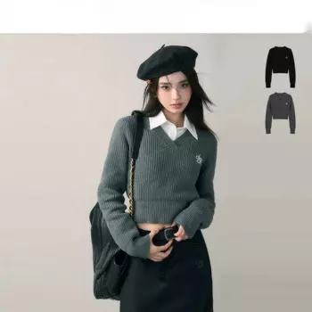 Женский трикотажный пуловер с длинным рукавом и отложным воротником