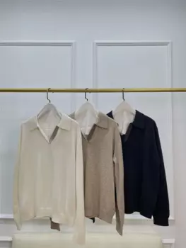 Женский трикотажный пуловер с V-образным вырезом и длинными рукавами