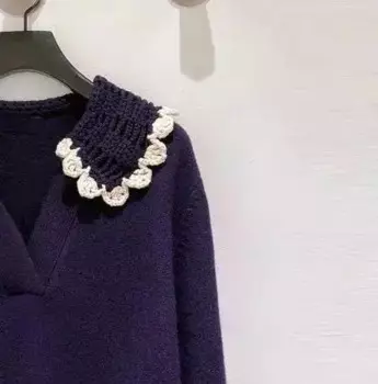 Женский трикотажный пуловер с V-образным вырезом и длинными рукавами