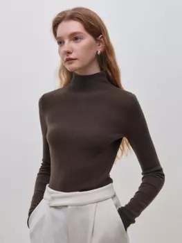 Женский трикотажный пуловер-водолазка из 82.4%-ной шерсти
