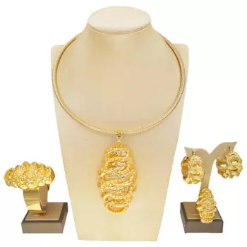 Женский ювелирный комплект из колье и серёг, с большим кулоном