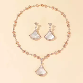 Женский ювелирный комплект из колье и серёг, с фианитом