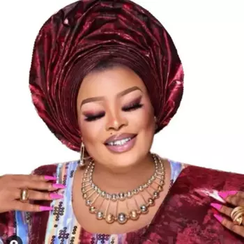 Женский ювелирный комплект из колье и серёг, с позолотой