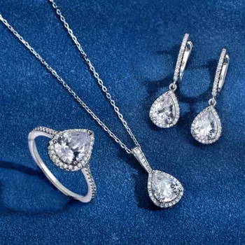 Женский ювелирный комплект из колье и серёг, из серебра 925 пробы