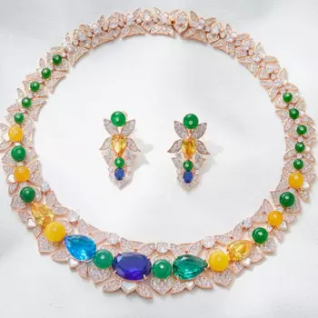 Женский ювелирный комплект из колье, серёг и колье, с фианитом