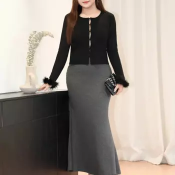 Женский вязаный кардиган с меховыми манжетами, черного цвета