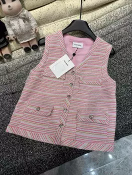 Женский жилет с круглым вырезом и карманами, в полоску