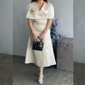 Женское атласное платье-миди с вышивкой, V-образным вырезом