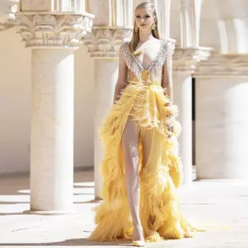 Женское блестящее платье с V-образным вырезом