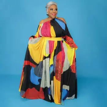 Женское длинное платье с открытыми плечами и рукавом летучая мышь