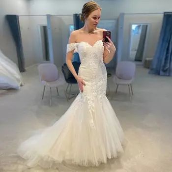 Женское длинное свадебное платье с юбкой-годе и коротким рукавом