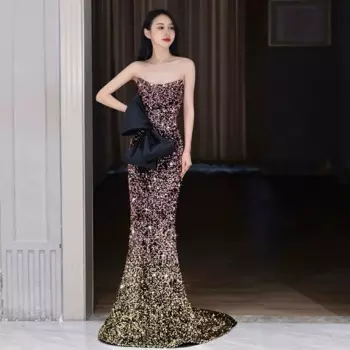 Женское длинное вечернее платье с блестками, без рукавов