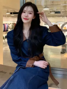 Женское джинсовое платье с длинными рукавами и карманами