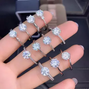 Женское кольцо из серебра 100% пробы, с муассанитом