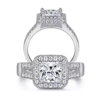 Женское кольцо из серебра 1,2 пробы, с муассанитом