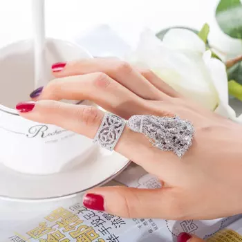 Женское кольцо из серебра 925 пробы, с фианитом