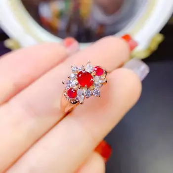 Женское кольцо из серебра 925 пробы с натуральным Рубином