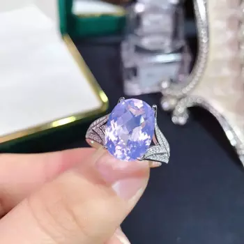 Женское кольцо из серебра 925 пробы с натуральным аметистом