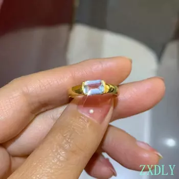 Женское кольцо из серебра 925 пробы с натуральным камнем