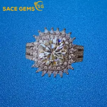 Женское кольцо из серебра 925 пробы с муассанитом 2 карата