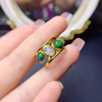 Женское кольцо из серебра 925 пробы с натуральным камнем