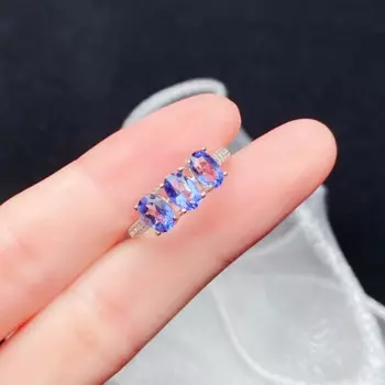 Женское кольцо из серебра 925 пробы с овальным танзанитом 4x6 мм