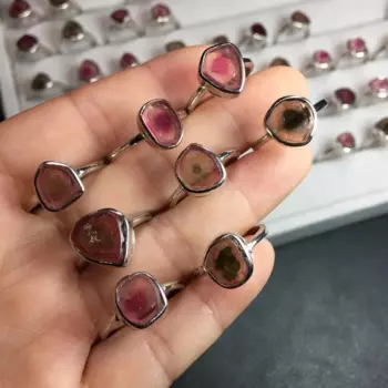 Женское кольцо из серебра 925 пробы с натуральным камнем