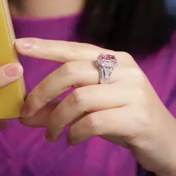 Женское кольцо из серебра 925 пробы, с фианитом