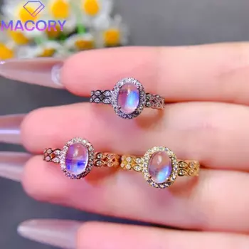 Женское кольцо из серебра 925 пробы с натуральным лунным камнем